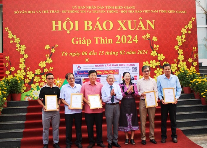 Kiên Giang khai mạc Hội báo Xuân Giáp Thìn 2024 - Anh 2