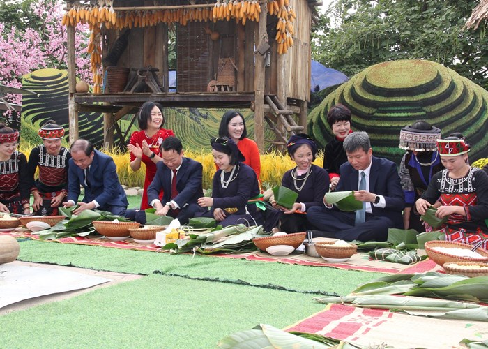 Yên Bái: Nhiều hoạt động trưng bày, triển lãm mừng Đảng, mừng Xuân Giáp Thìn 2024 - Anh 3