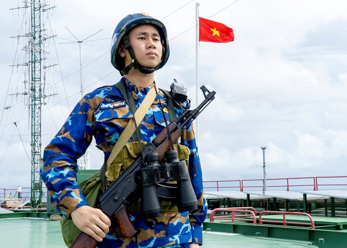 Tổ quốc nhìn từ phía Trường Sa - Anh 2