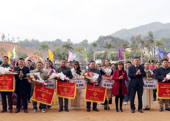 Ngày Xuân về Điện Biên Đông xem hội đấu bò truyền thống - Anh 3