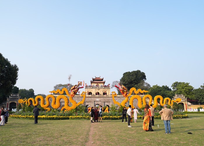 Hoàng thành Thăng Long thu hút hàng vạn du khách dịp Xuân Giáp Thìn - Anh 8