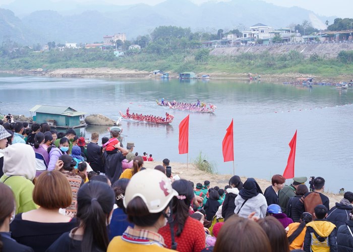 Khám phá nét đẹp văn hóa hội đua thuyền trên sông Lô - Anh 2