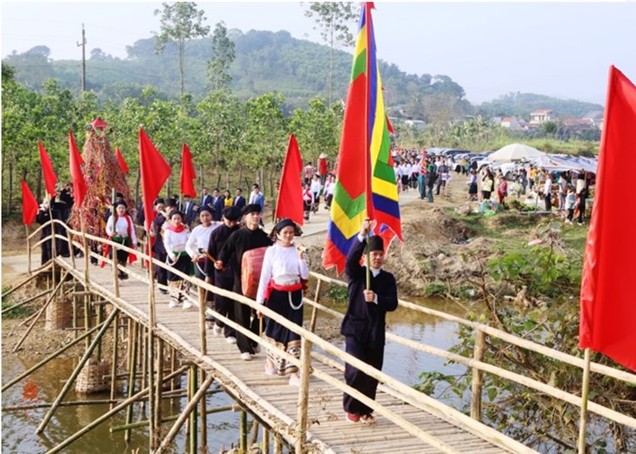 Đón nhận Di sản văn hóa phi vật thể quốc gia Lễ hội Nàng Han - Anh 2