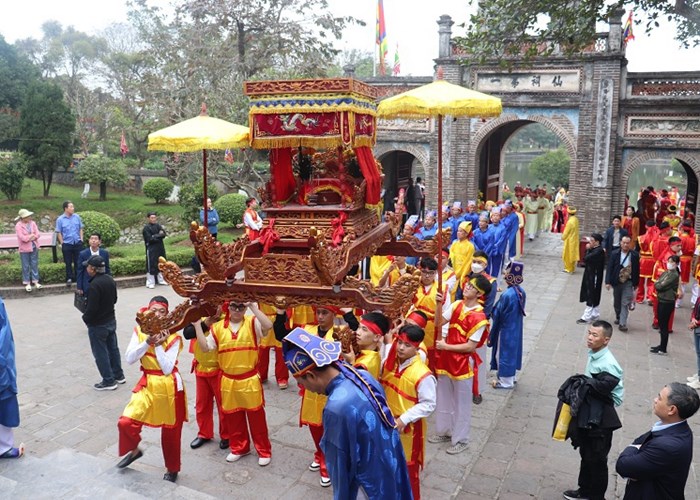 Lễ hội Cổ Loa Xuân Giáp Thìn thu hút hàng ngàn du khách - Anh 2