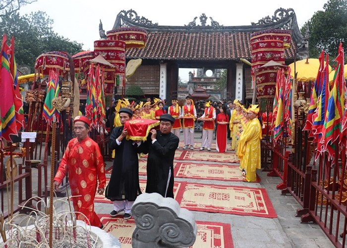 Lễ hội Cổ Loa Xuân Giáp Thìn thu hút hàng ngàn du khách - Anh 3