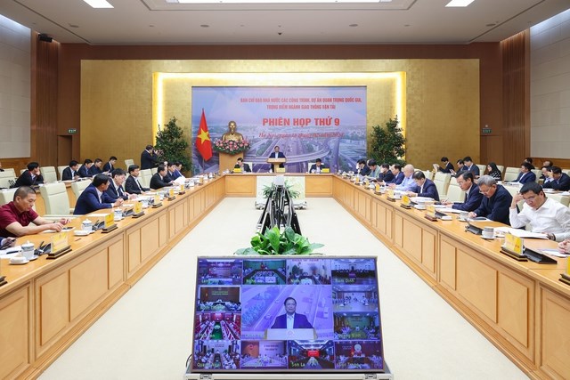 Thủ tướng: Tăng tốc thực hiện các công trình giao thông trọng điểm - Anh 3