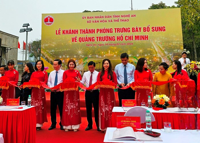 Khánh thành Phòng trưng bày bổ sung về Quảng trường Hồ Chí Minh - Anh 2