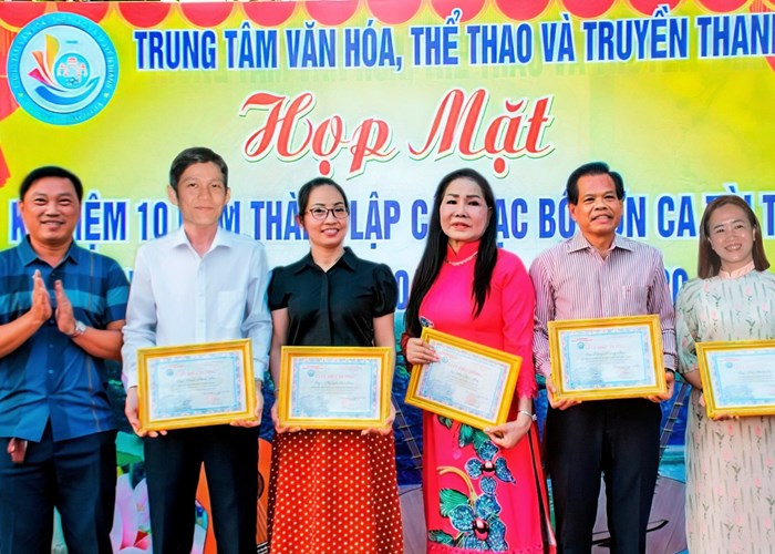 Lan tỏa nghệ thuật Đờn ca tài tử ở Rạch Giá - Anh 2