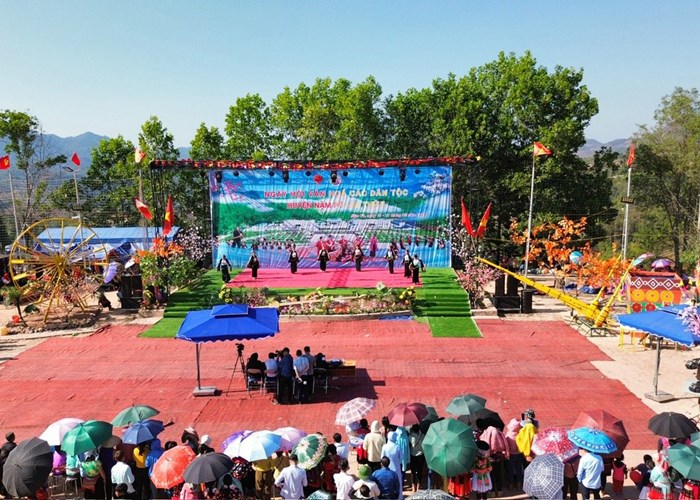 Vui Xuân với đồng bào các dân tộc nơi biên cương Nậm Pồ - Anh 4