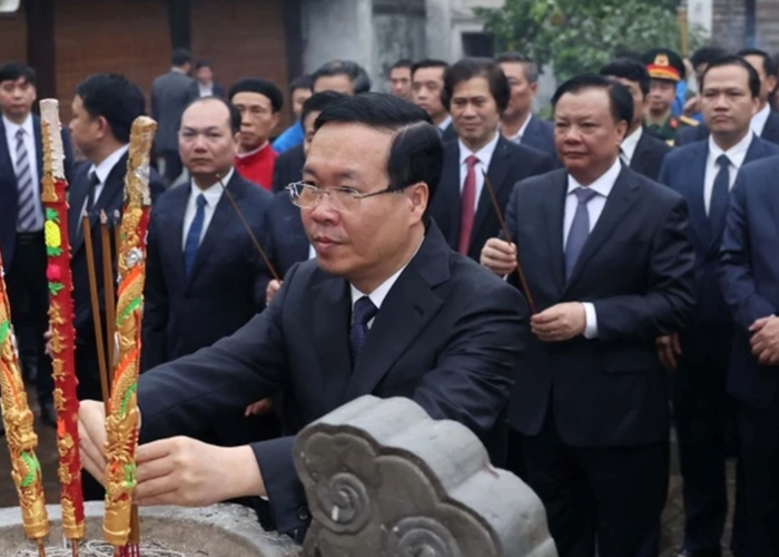 Chủ tịch nước dâng hương tưởng niệm tại Di tích quốc gia đặc biệt Cổ Loa - Anh 2