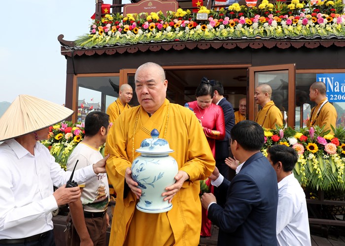 Khai hoi Chua Tam Chuc Xuan Giap Thin 2024 - Anh 8