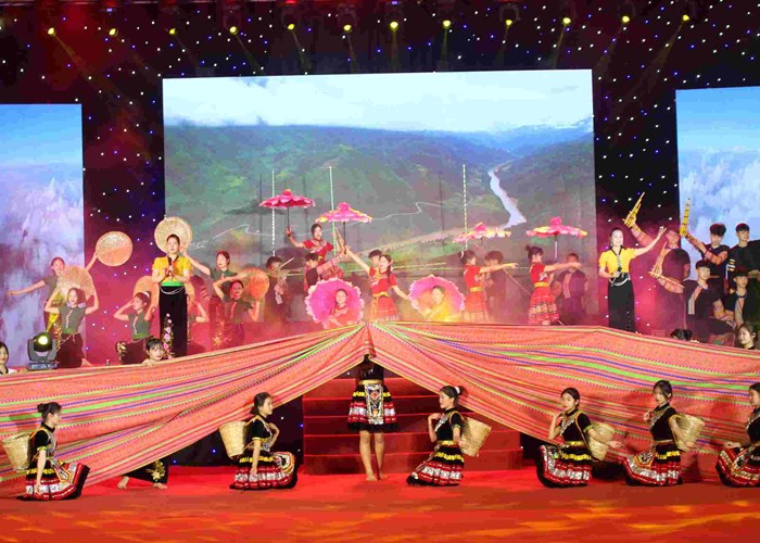 Trải nghiệm không gian văn hóa đặc sắc các dân tộc ở Nậm Nhùn - Anh 1