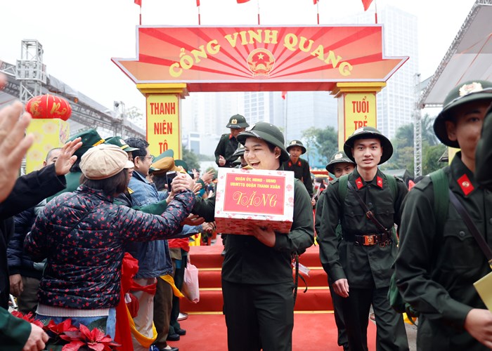 Ha Noi: Soi noi ngay hoi tong quan tai Ba Vi, Thanh Xuan - Anh 10
