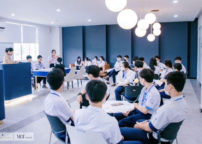 Cơ hội nhận chứng chỉ nghề nhà hàng khách sạn chuẩn Thụy Sĩ ngay tại Việt Nam - Anh 2