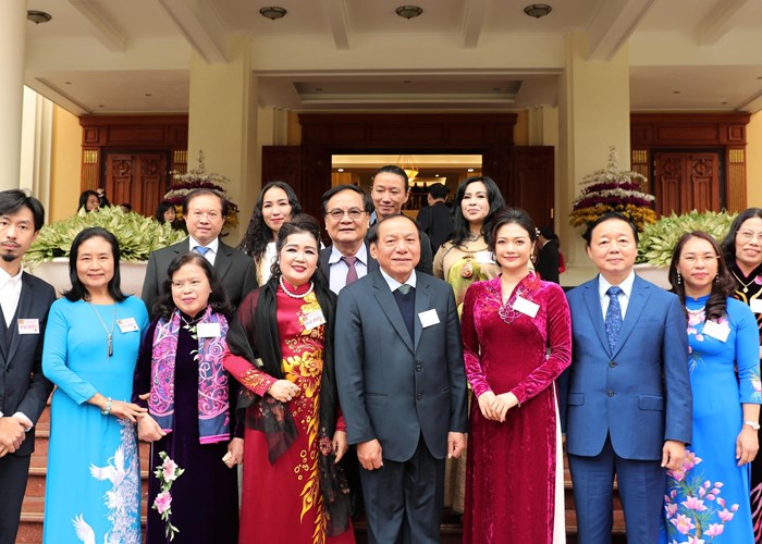 Chủ tịch nước Võ Văn Thưởng: “Đất nước đang rất cần những trí thức, nhà khoa học, văn nghệ sĩ với tình yêu Tổ quốc nồng nàn…” - Anh 10