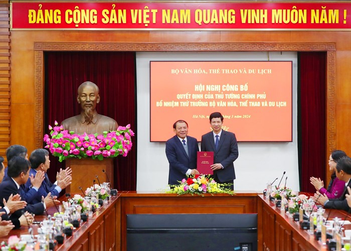Công bố quyết định bổ nhiệm ông Hồ An Phong giữ chức Thứ trưởng Bộ VHTTDL - Anh 1