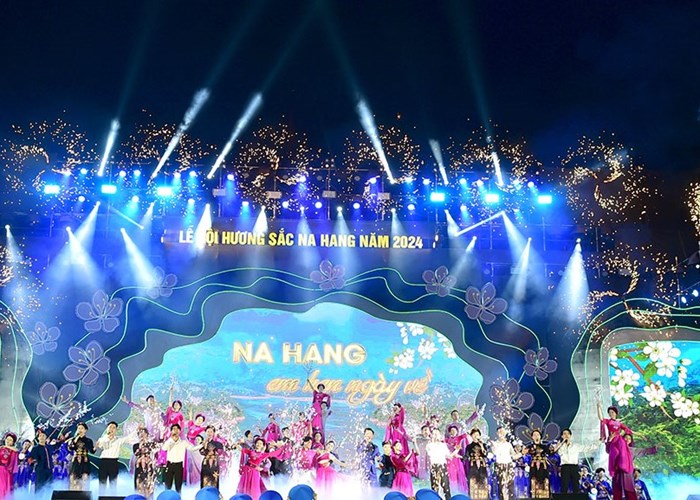 Hát Quan làng của người Tày ở Tuyên Quang đón nhận Di sản văn hóa phi vật thể quốc gia - Anh 3