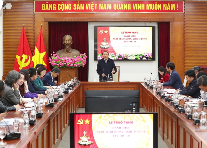 Bộ trưởng Nguyễn Văn Hùng: Tôn vinh các nghệ sĩ, tạo động lực thúc đẩy năng lực sáng tạo, cống hiến cho đất nước - Anh 1