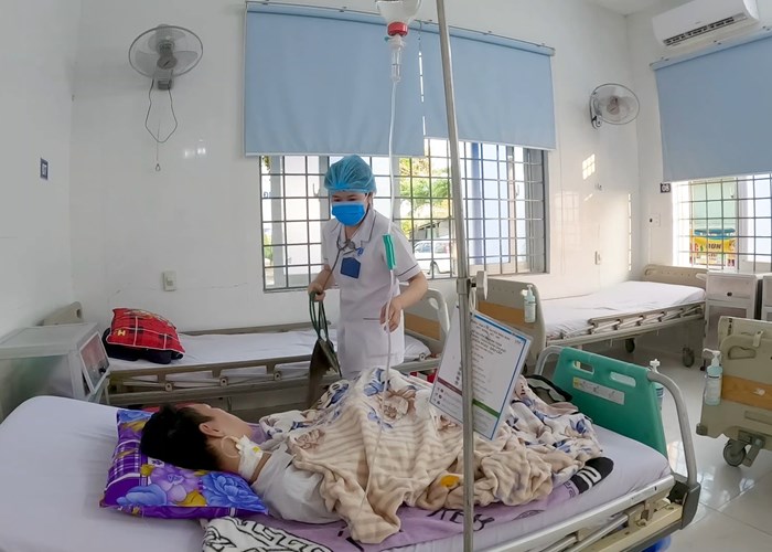 Những nữ điều dưỡng tận tâm, hết lòng vì người bệnh - Anh 3