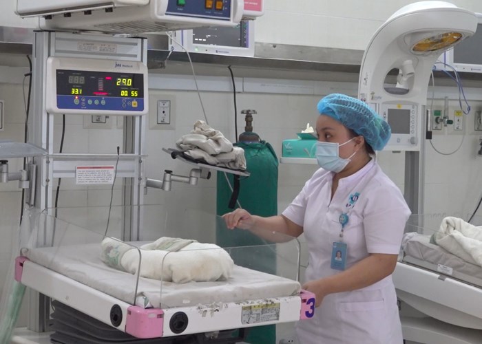 Những nữ điều dưỡng tận tâm, hết lòng vì người bệnh - Anh 1