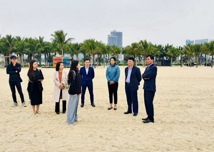Carnaval Hạ Long 2024: Lần đầu tiên trình diễn thực cảnh trên Vịnh Hạ Long - Anh 2
