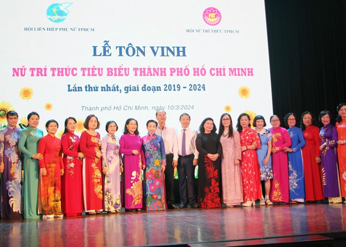 TP.HCM: Tôn vinh 21 nữ trí thức tiêu biểu giai đoạn 2019-2024 - Anh 2