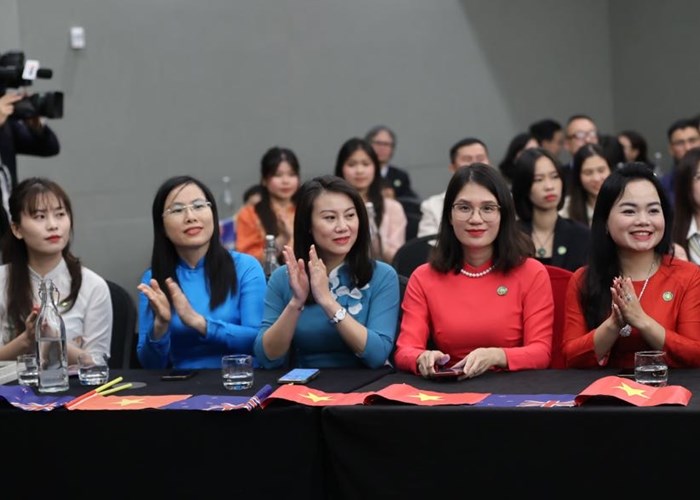 Thủ tướng Phạm Minh Chính gặp kiều bào tại New Zealand - Anh 3
