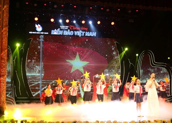 'Thiêng liêng biển đảo Việt Nam': Đêm nhạc đầy cảm xúc - Anh 3