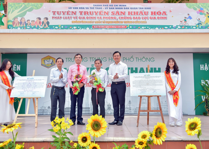 Tuyên truyền sân khấu hóa pháp luật về gia đình nhân Ngày Quốc tế hạnh phúc 20.3 - Anh 2