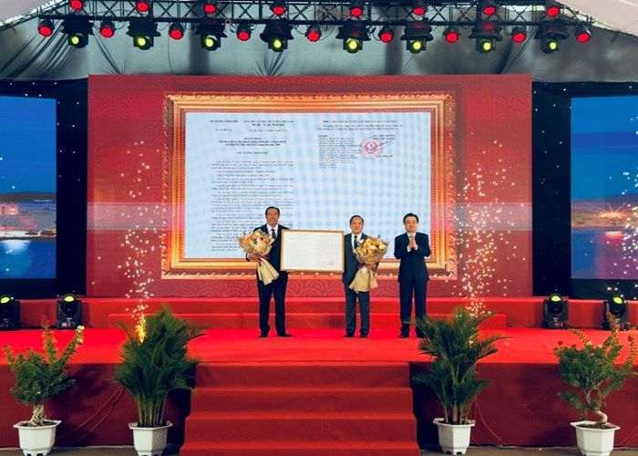 Trao 21 quyết định, biên bản ghi nhớ cho nhà đầu tư vào Hà Tiên - Anh 1