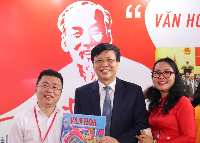 Trưởng ban Tuyên giáo Trung ương: Tiếp tục đẩy mạnh xây dựng cơ quan báo chí văn hóa và người làm báo văn hóa - Anh 10