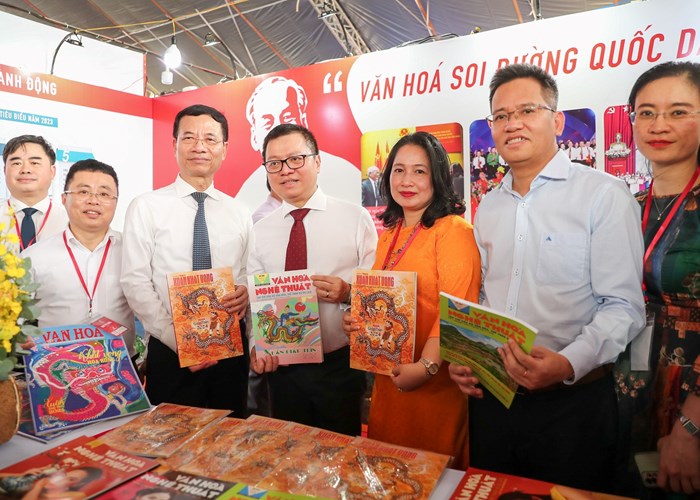 Trưởng ban Tuyên giáo Trung ương: Tiếp tục đẩy mạnh xây dựng cơ quan báo chí văn hóa và người làm báo văn hóa - Anh 7