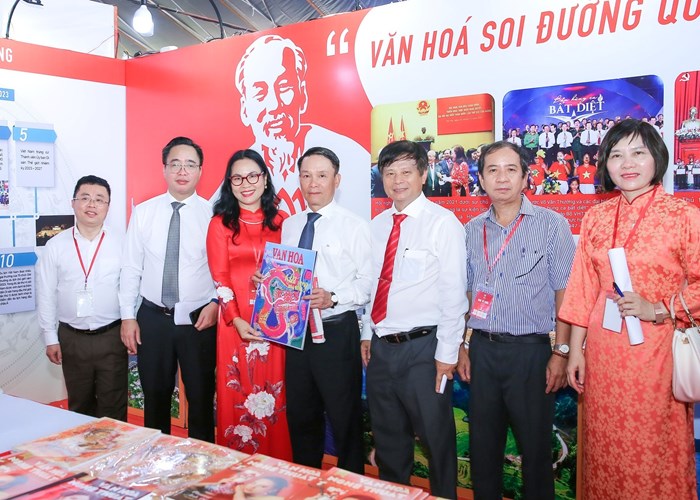 Trưởng ban Tuyên giáo Trung ương: Tiếp tục đẩy mạnh xây dựng cơ quan báo chí văn hóa và người làm báo văn hóa - Anh 8