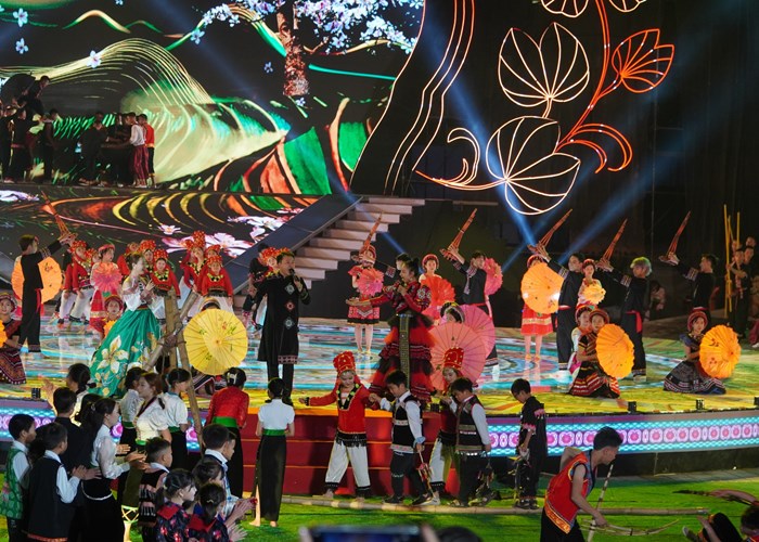 San sang cho le khai mac Nam du lich quoc gia Dien Bien va Le hoi Hoa Ban 2024 - Anh 10