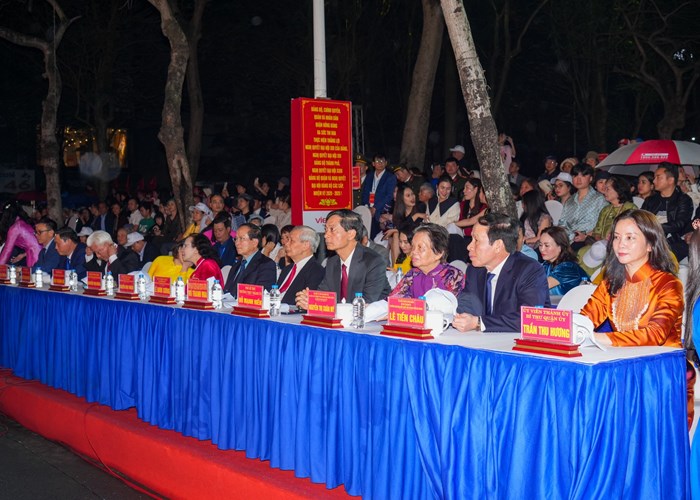 Khai mạc Lễ hội truyền thống Nữ tướng Lê Chân - Anh 1