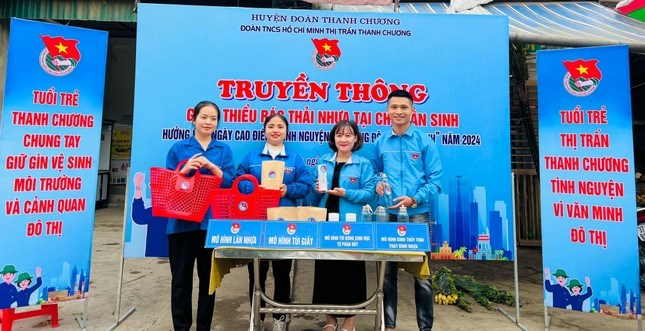 Gửi thông điệp ý nghĩa qua bích họa “Tự hào một dải non sông” - Anh 9