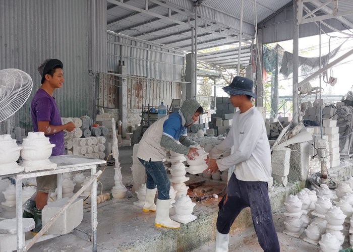 Làng nghề đá mỹ nghệ Non nước Ngũ Hành Sơn: Làm mới để đón du khách - Anh 3