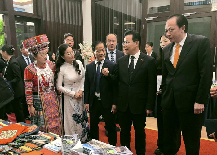 Hà Giang và châu Văn Sơn (Trung Quốc) hợp tác xúc tiến văn hoá, du lịch và thương mại - Anh 3