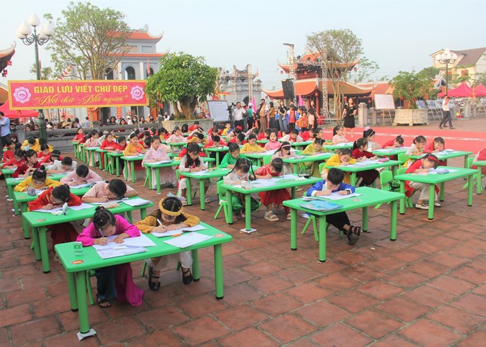 Phó Thủ tướng Trần Hồng Hà dự Lễ hội Văn Miếu tại Hà Tĩnh - Anh 3