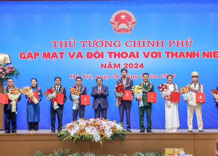 Thủ tướng: Thanh niên cần thực hiện “5 xung kích”, “6 khát vọng” - Anh 4