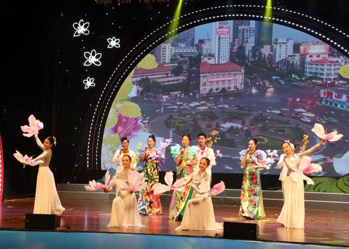 Khai mạc Hội thi Tuyên truyền lưu động “Về với Điện Biên” - Anh 4