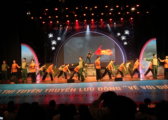 Khai mạc Hội thi Tuyên truyền lưu động “Về với Điện Biên” - Anh 6
