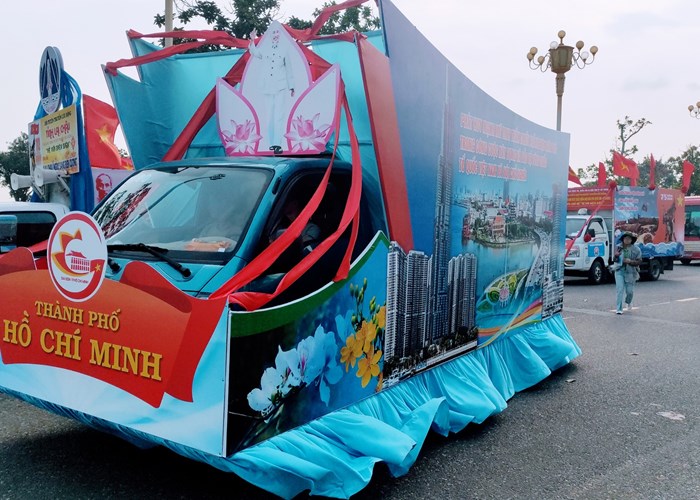 Khai mạc Hội thi Tuyên truyền lưu động “Về với Điện Biên” - Anh 10