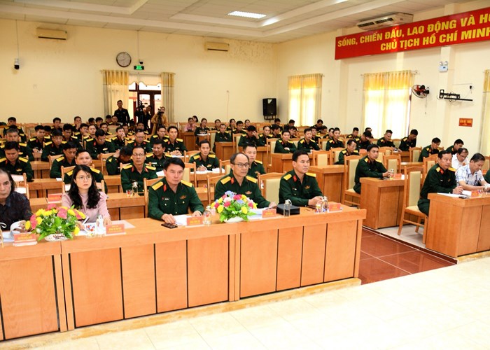 Bộ CHQS Quảng Ngãi phát động thi đua xây dựng xã hội học tập, đẩy mạnh học tập suốt đời - Anh 1