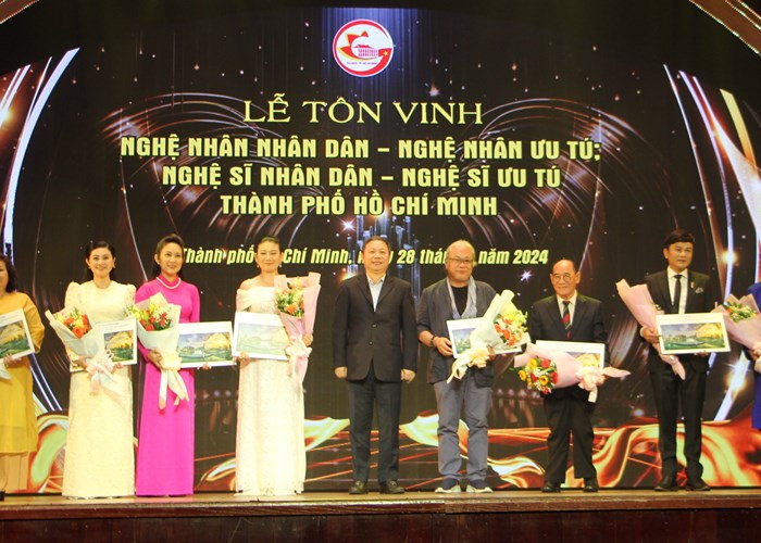 TP.HCM tôn vinh Nghệ nhân nhân dân, Nghệ nhân ưu tú, Nghệ sĩ nhân dân, Nghệ sĩ ưu tú - Anh 4