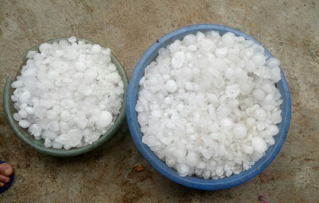 Mưa đá kèm giông lốc ở nhiều huyện miền núi Nghệ An - Anh 2