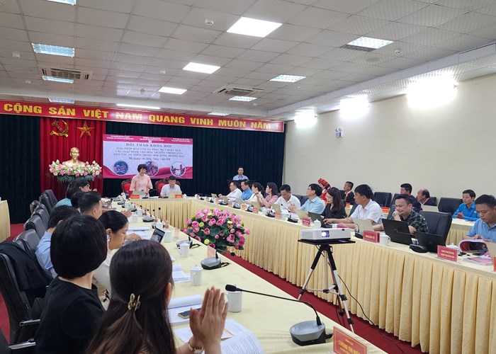 Khắc phục nguy cơ mai một, đứt gãy văn hóa truyền thống dân tộc Pà Thẻn - Anh 1