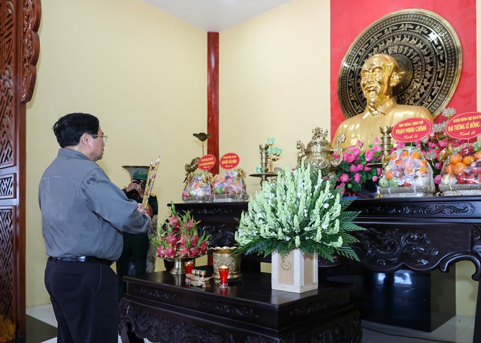 Thủ tướng khảo sát, chỉ đạo giải quyết các vấn đề cấp bách tại Phú Quốc - Anh 1