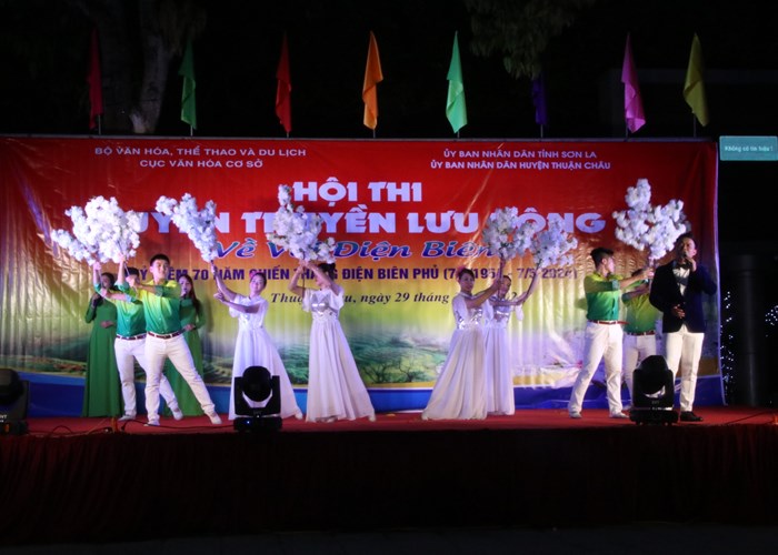 Không khí tự hào trên hành trình “Về với Điện Biên” - Anh 6