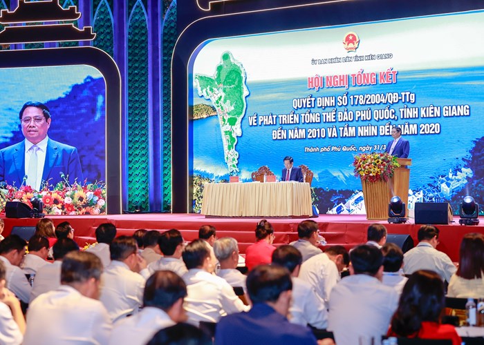 Thủ tướng: Phú Quốc cần phát huy truyền thống văn hóa lịch sử gắn với phát triển dịch vụ và du lịch - Anh 2